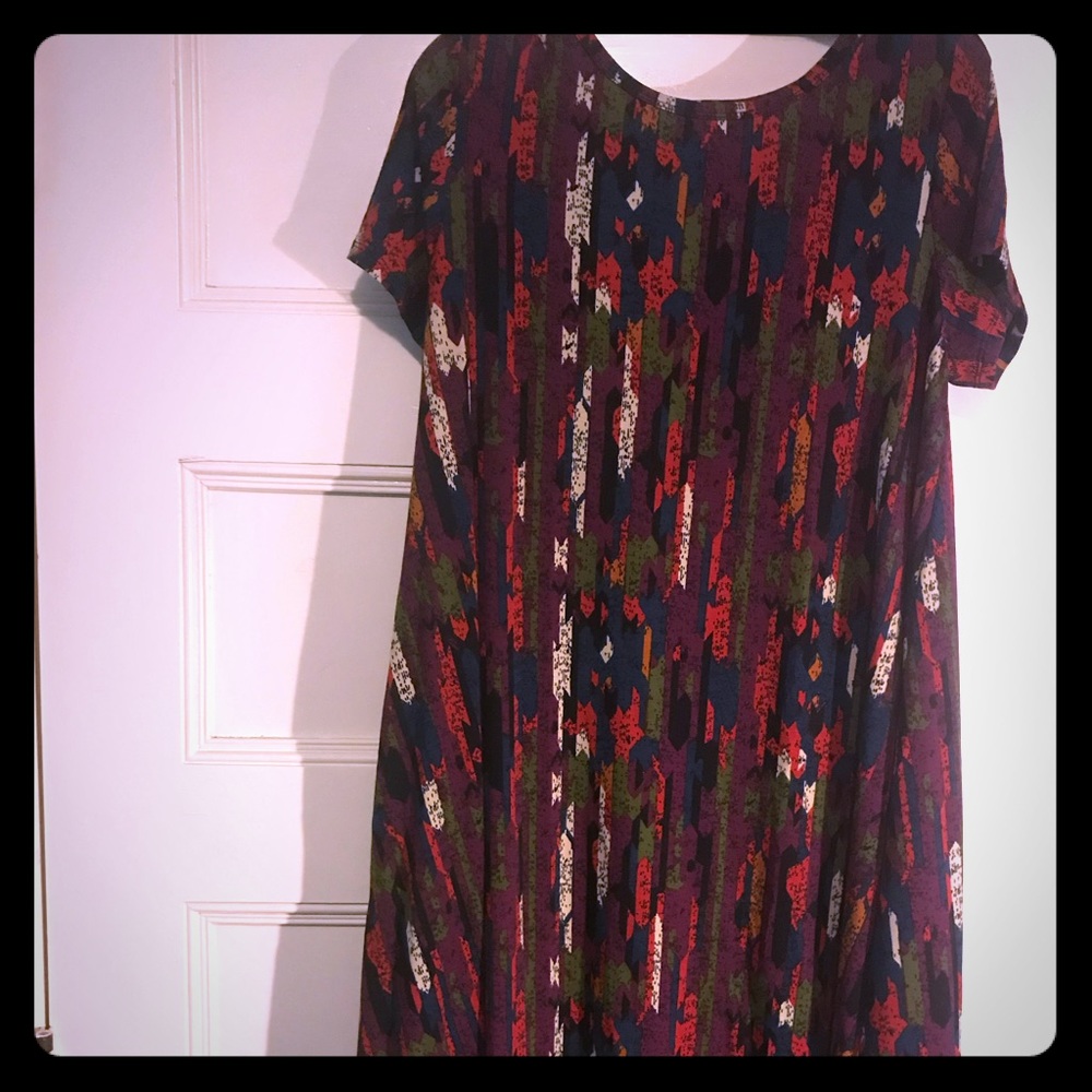 LuLaRoe high low Carly dress. Large never worn.